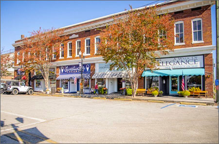 Shops in downtown Sweetwater, TN